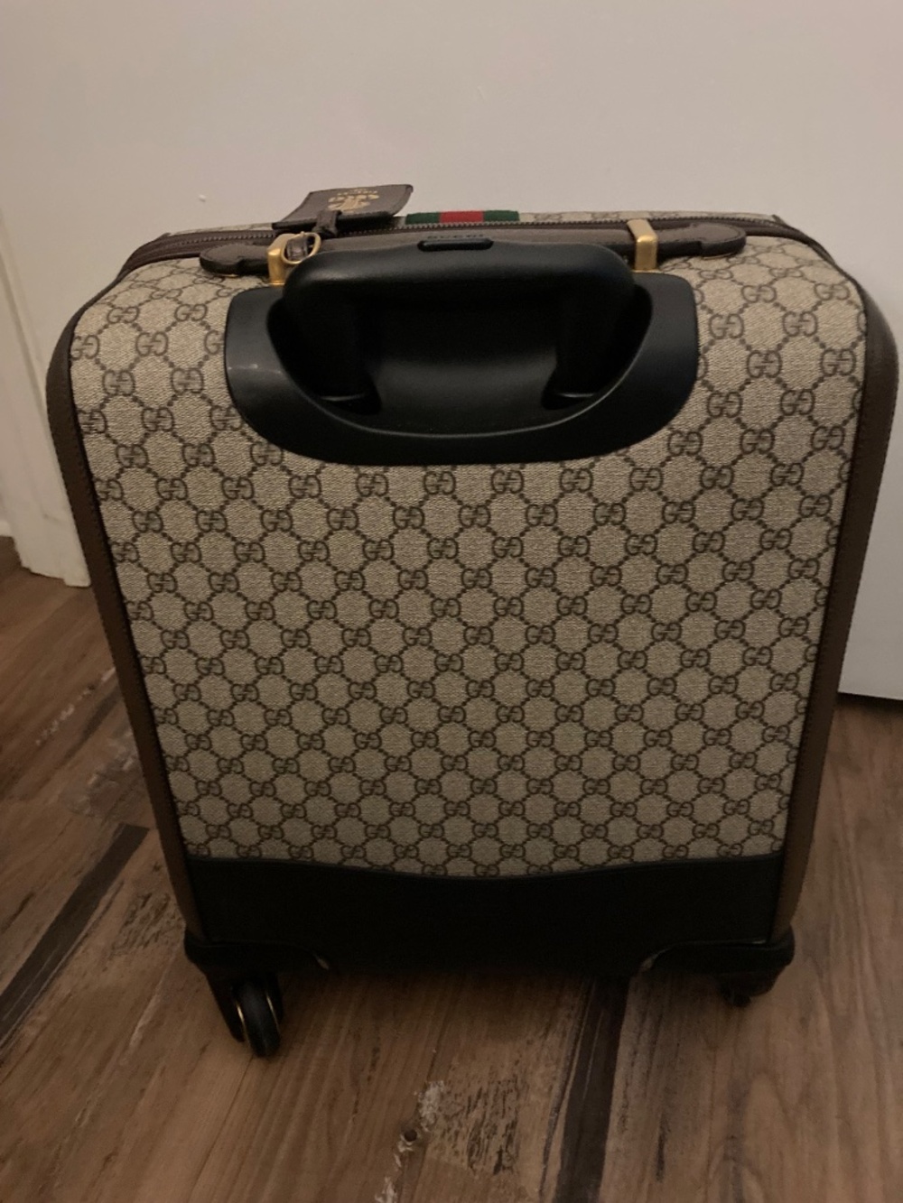 Gucci - Picture 3 of 4